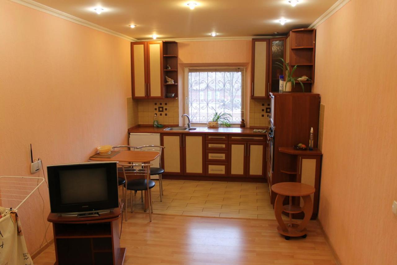 Studio apartment Tschernihiw Exterior foto